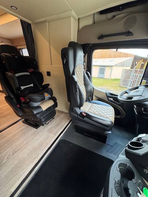 Horsebox NON-HGV Krismar MERCEDES 2021 Used