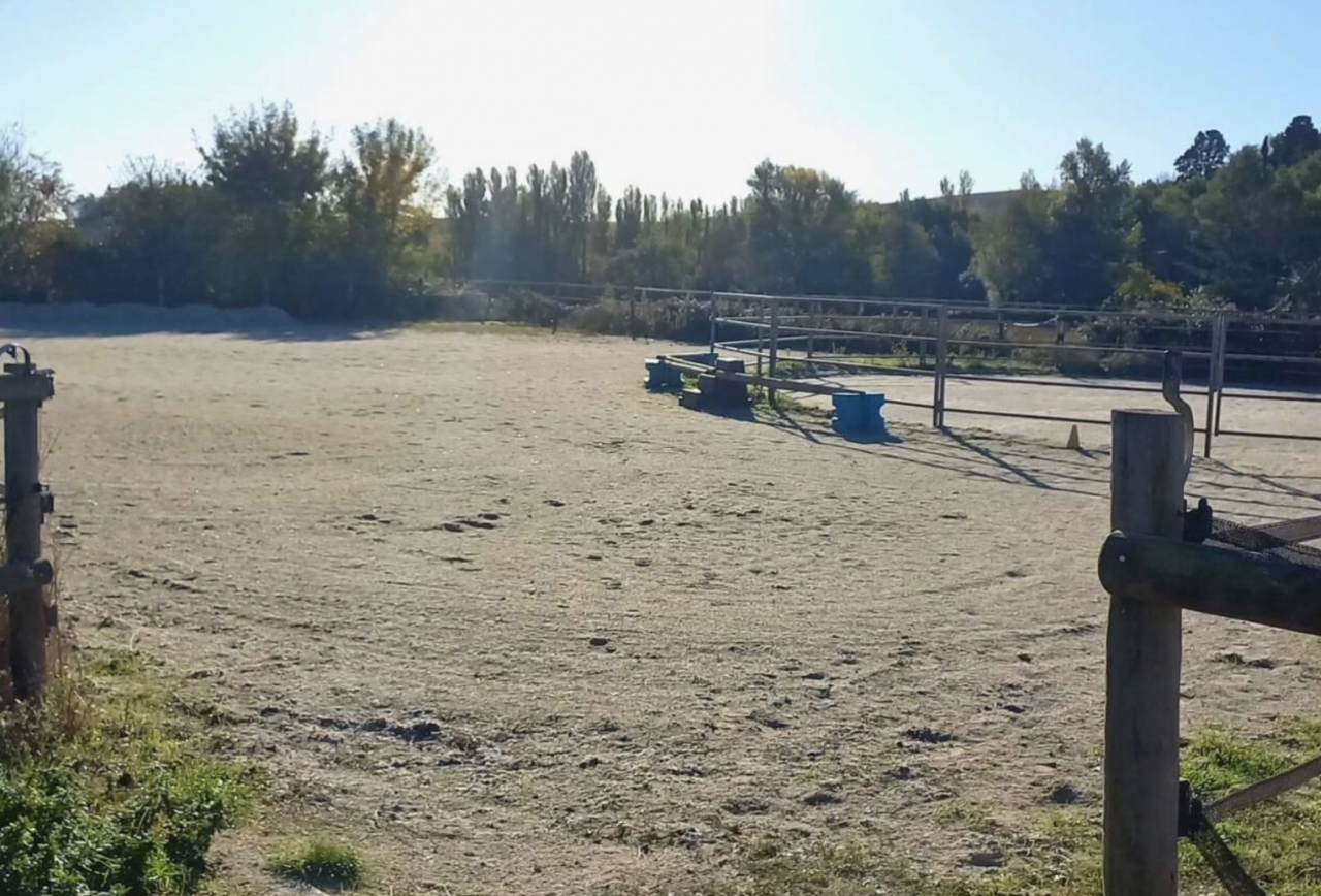 Equestrian property  Aude