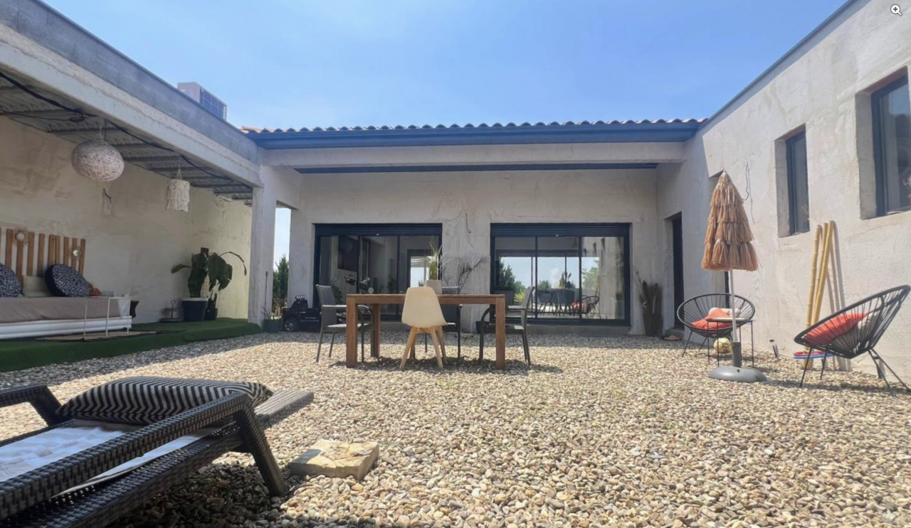 Equestrian property  Hérault