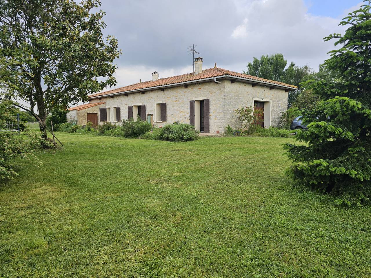 Equestrian property  Charente-Maritime