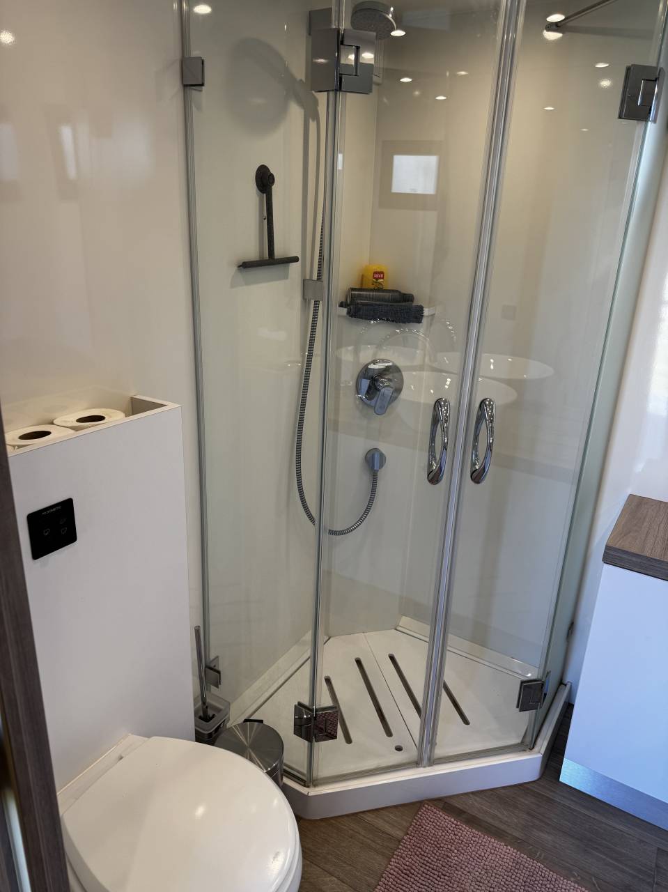 Semitrailer AKX Mercedes actros 2023 Used