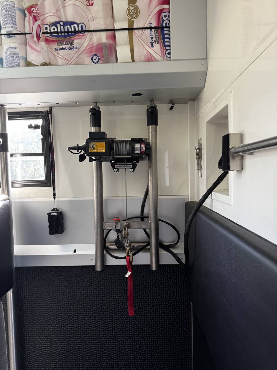 Semitrailer AKX Mercedes actros 2023 Used