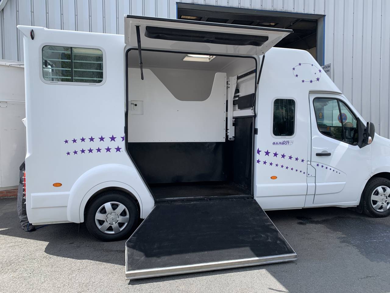 Horsebox HGV Barbot NISSAN NV 400 2022 Used