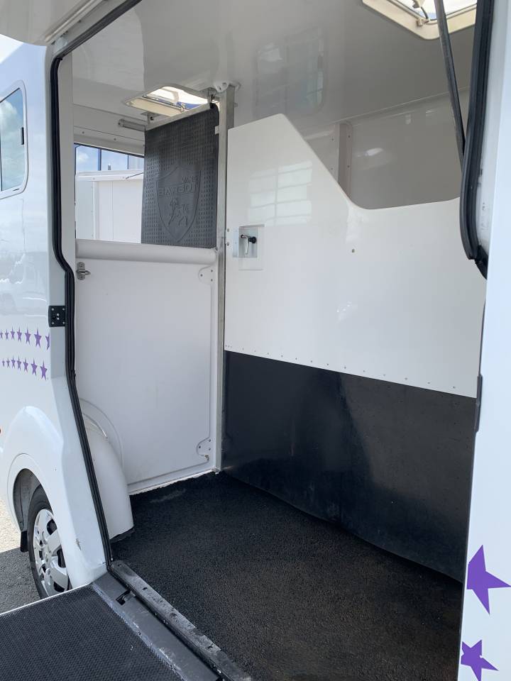 Horsebox HGV Barbot NISSAN NV 400 2022 Used
