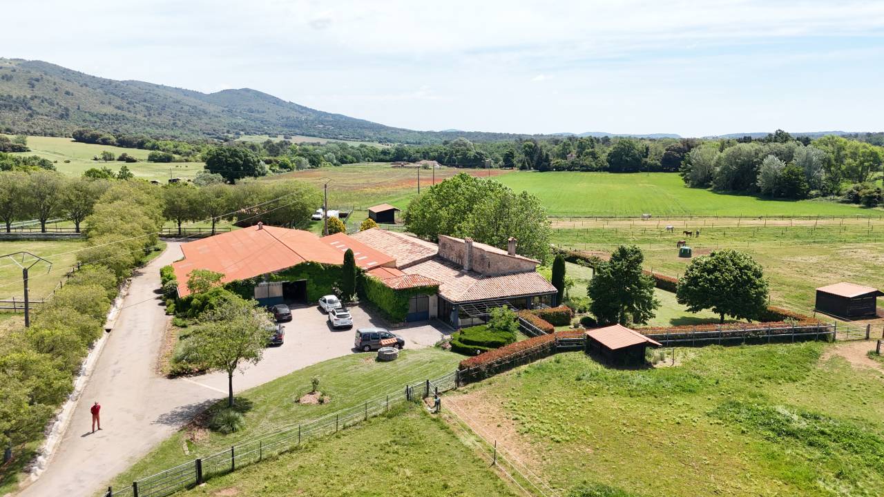 Luxurious equestrian property  Var