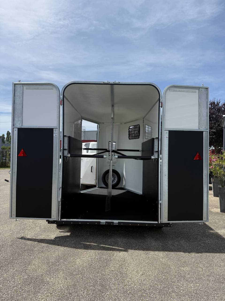 Horse trailer Fautras  2 Stalls 2025 New