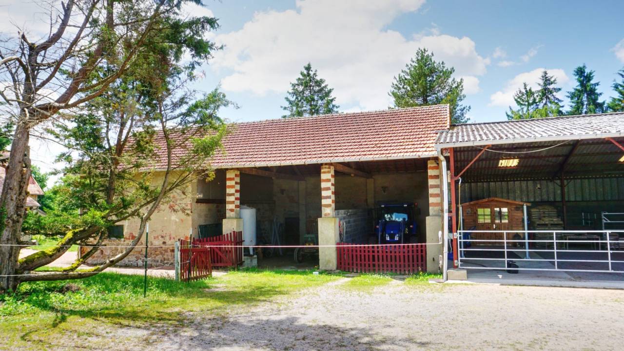 Equestrian property  Allier