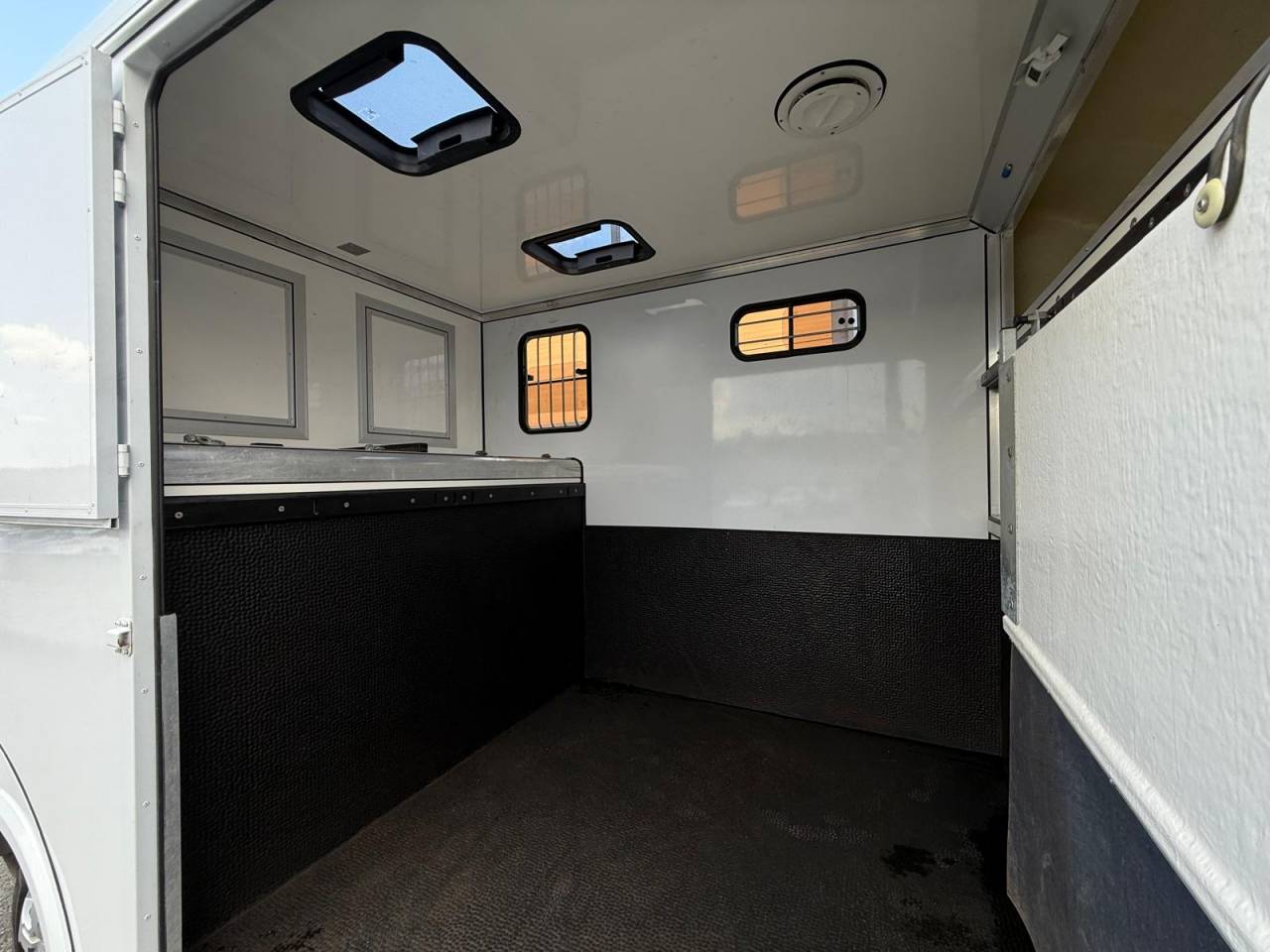Horsebox HGV Cavalcar NV 400  2021 Used