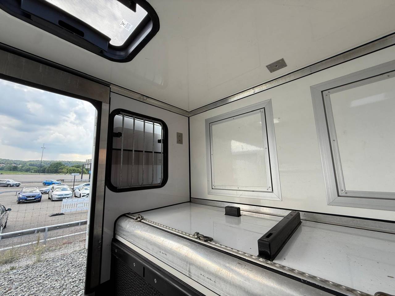 Horsebox HGV Cavalcar NV 400  2021 Used