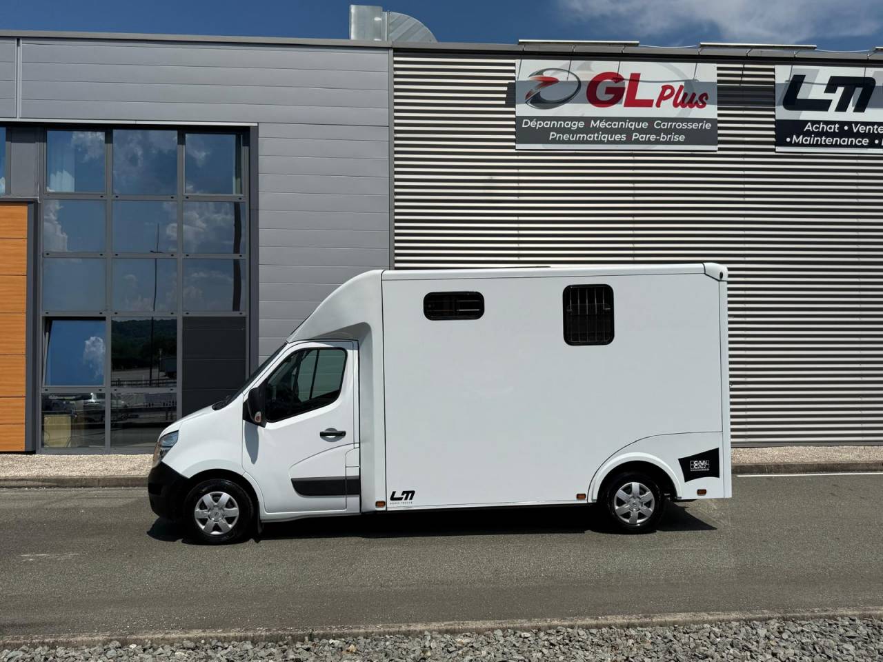 Horsebox HGV Cavalcar NV 400  2021 Used