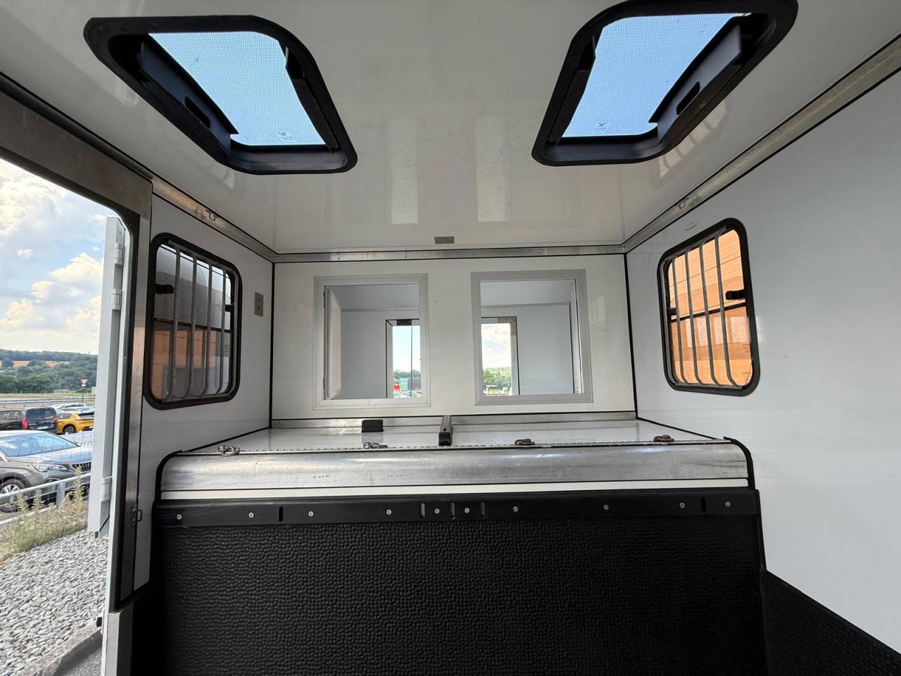 Horsebox HGV Cavalcar NV 400  2021 Used