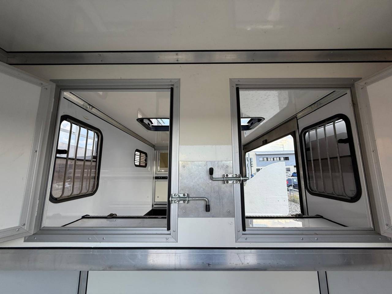 Horsebox HGV Cavalcar NV 400  2021 Used