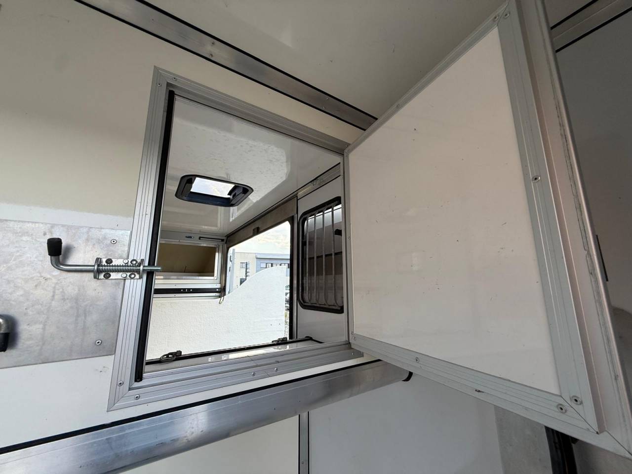 Horsebox HGV Cavalcar NV 400  2021 Used