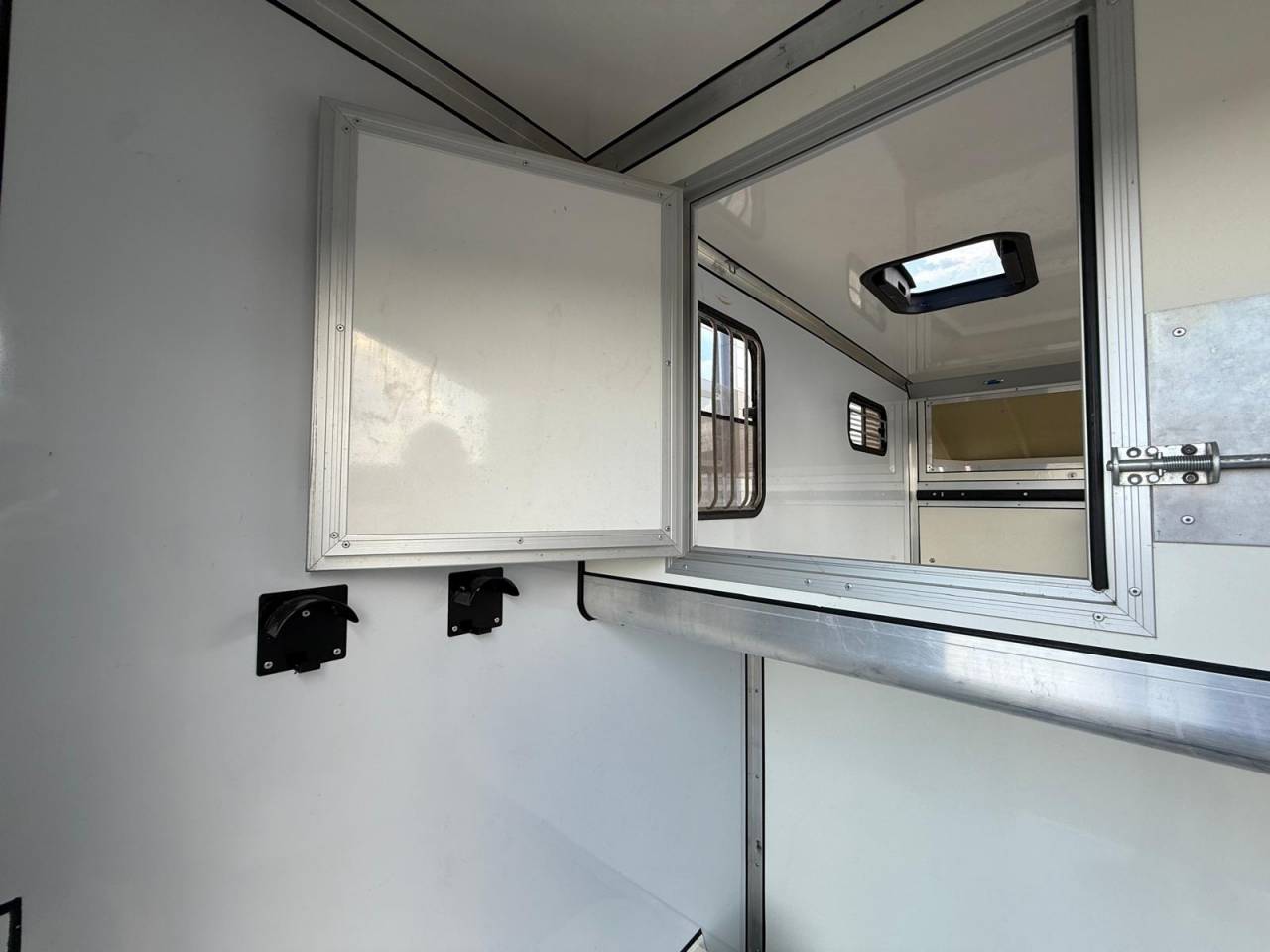 Horsebox HGV Cavalcar NV 400  2021 Used