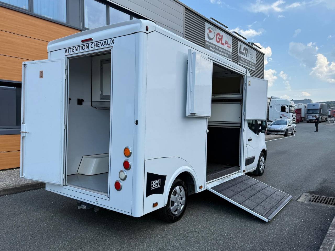Horsebox HGV Cavalcar NV 400  2021 Used