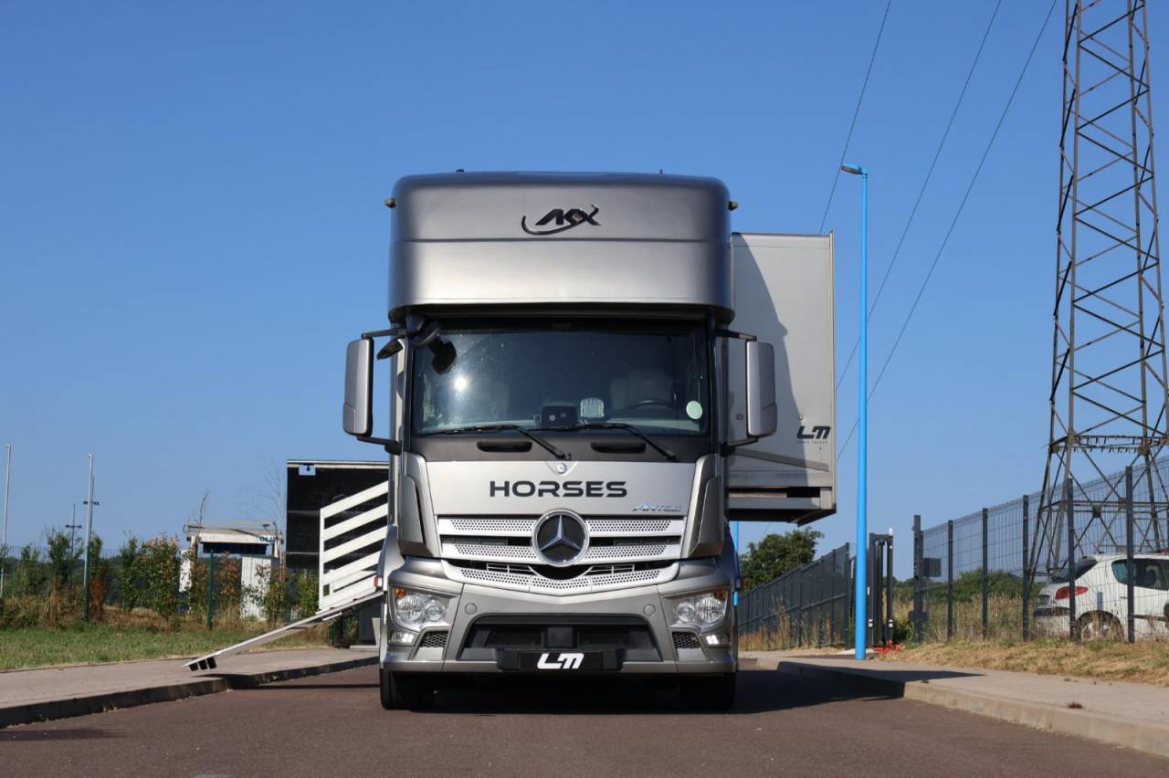 Horsebox NON-HGV AKX MERCEDES-ACTROS 2018 Used