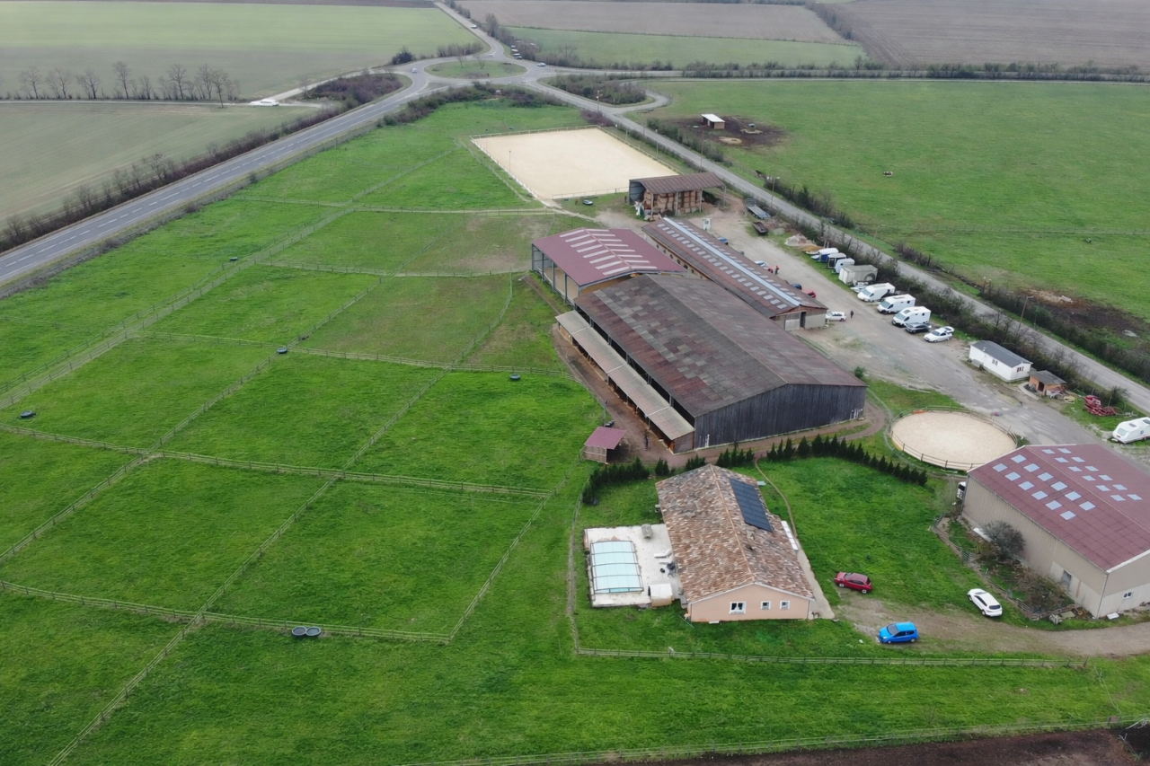 Riding school  Is&egrave;re