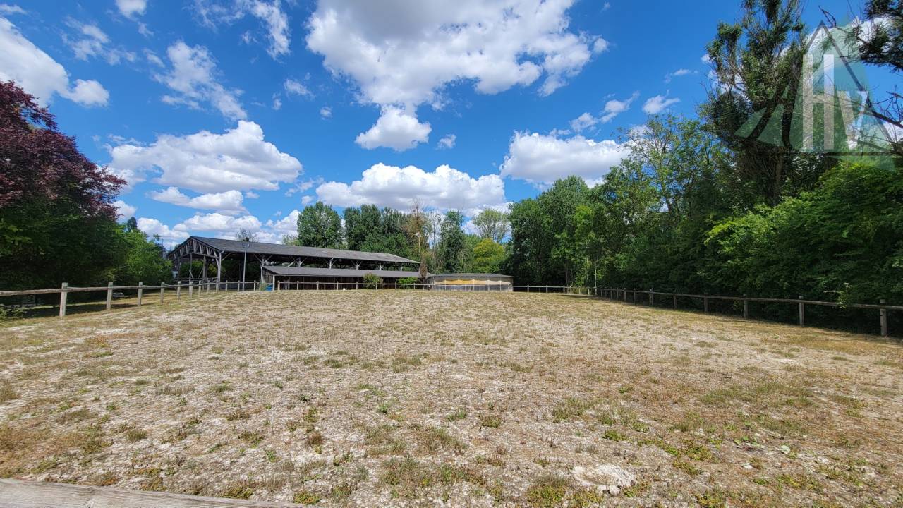 Livery yard  Seine-et-Marne