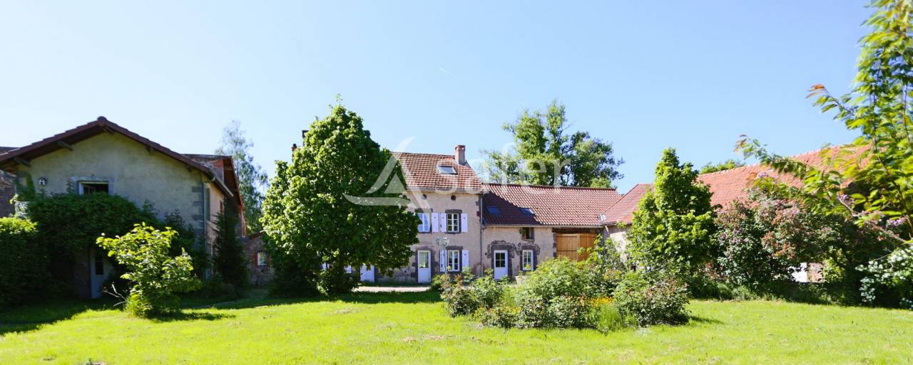 Equestrian property  Puy-de-Dôme