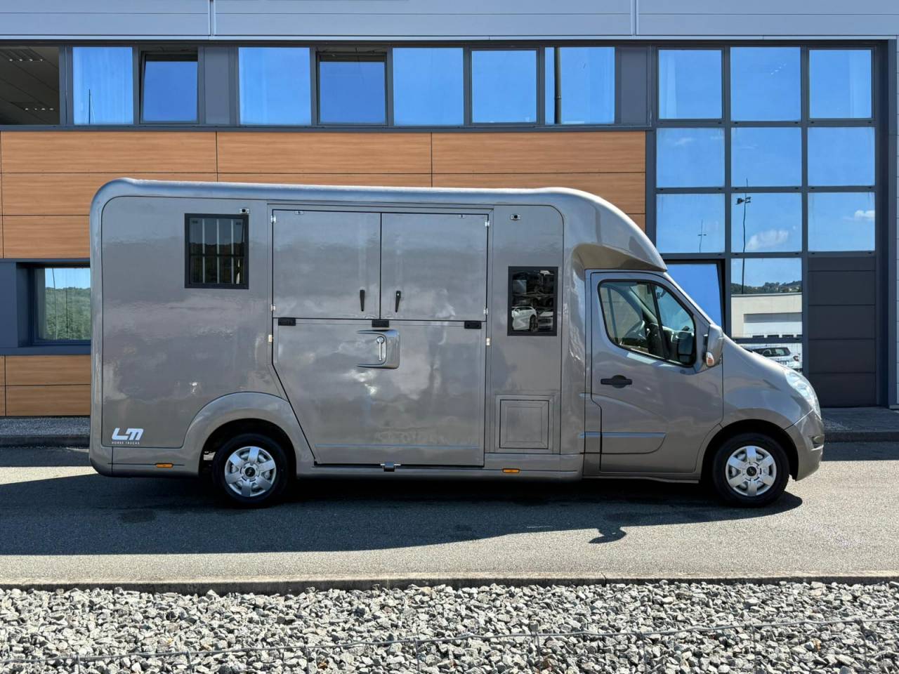 Horsebox HGV STX STALLE 5 PLACES 165CH 2015 Used