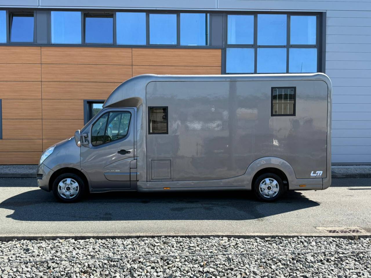 Horsebox HGV STX STALLE 5 PLACES 165CH 2015 Used