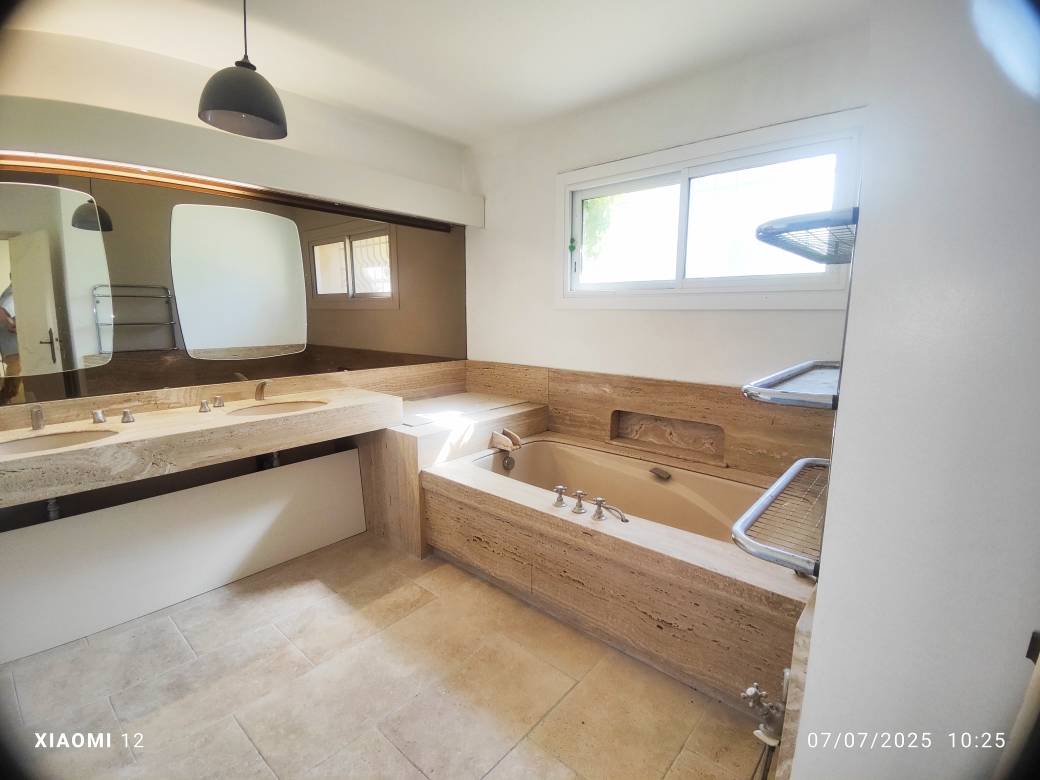 Equestrian property  Gard