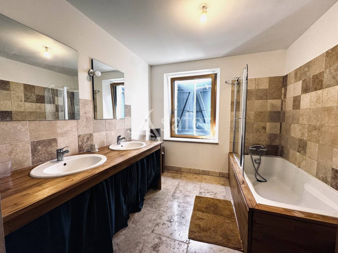 Other country property  Isère