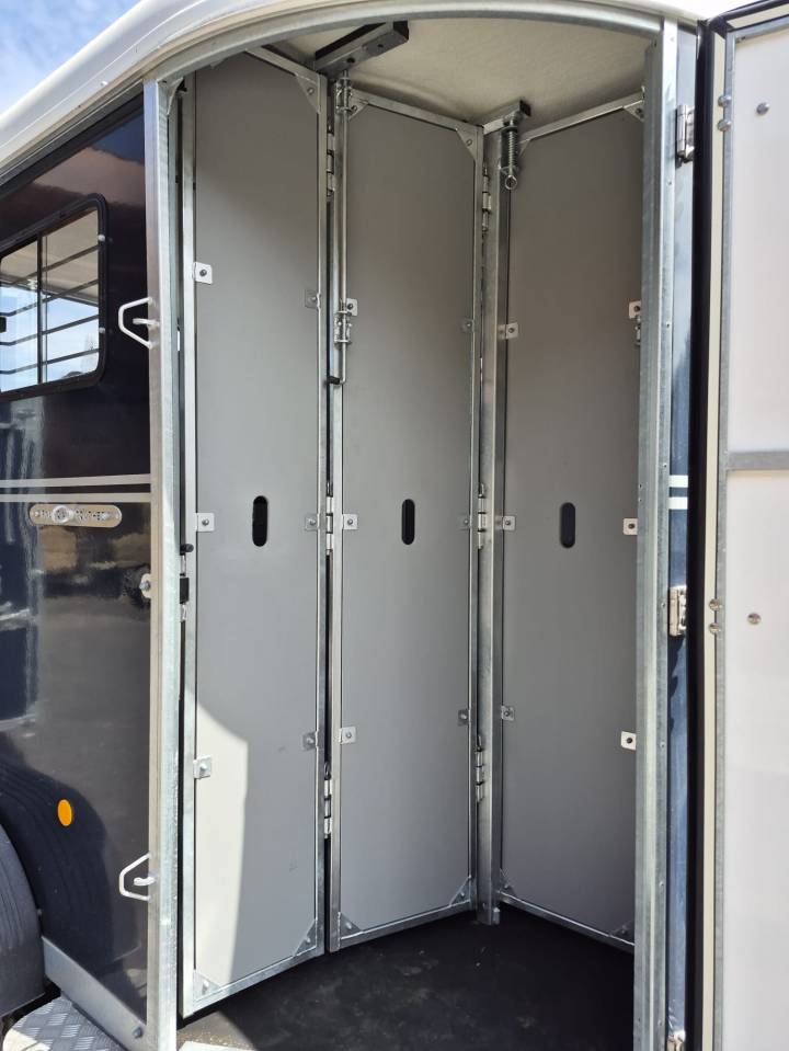Horse trailer Fautras Oblic trophé Stall 2 Stalls 2024 Used