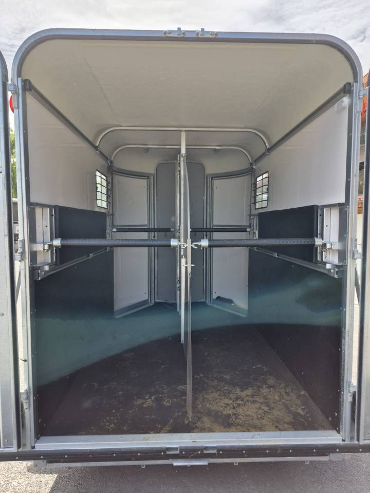 Horse trailer Fautras Oblic trophé Stall 2 Stalls 2024 Used