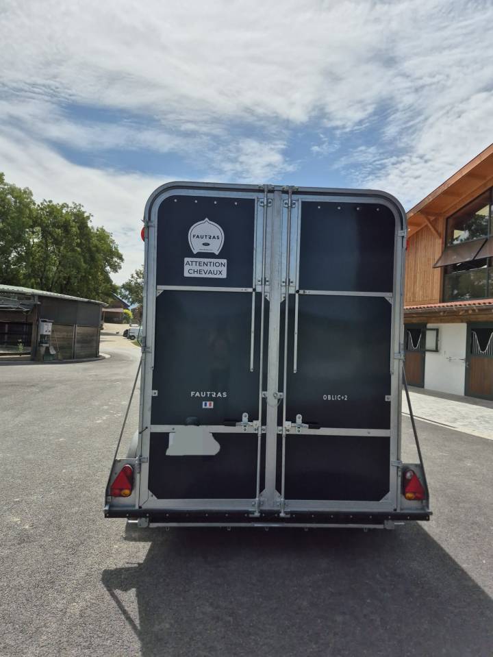 Horse trailer Fautras Oblic trophé Stall 2 Stalls 2024 Used