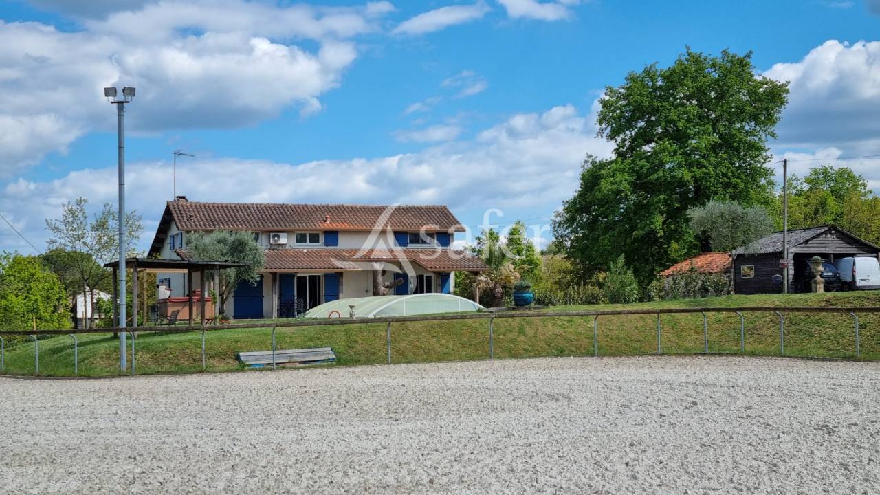 Equestrian property  tarn