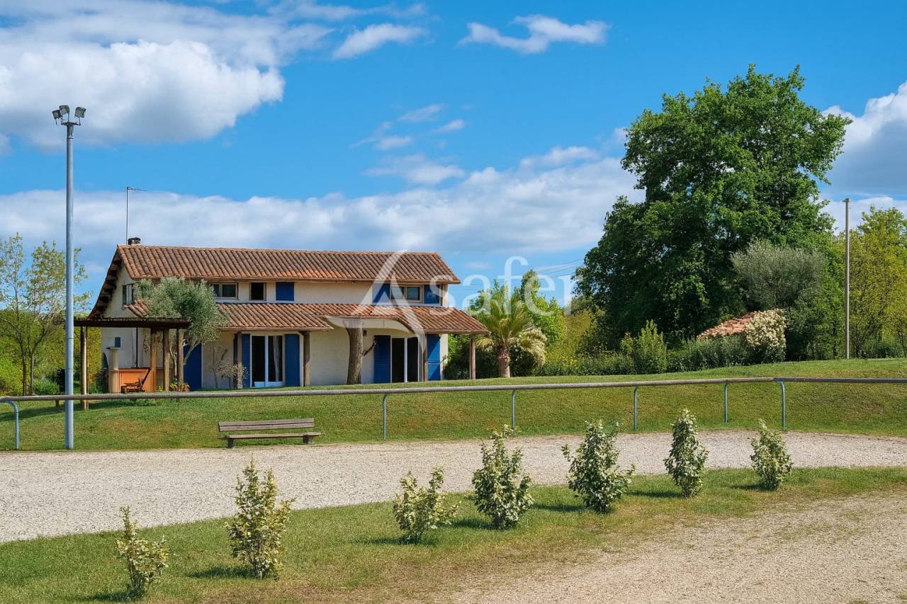 Equestrian property  tarn