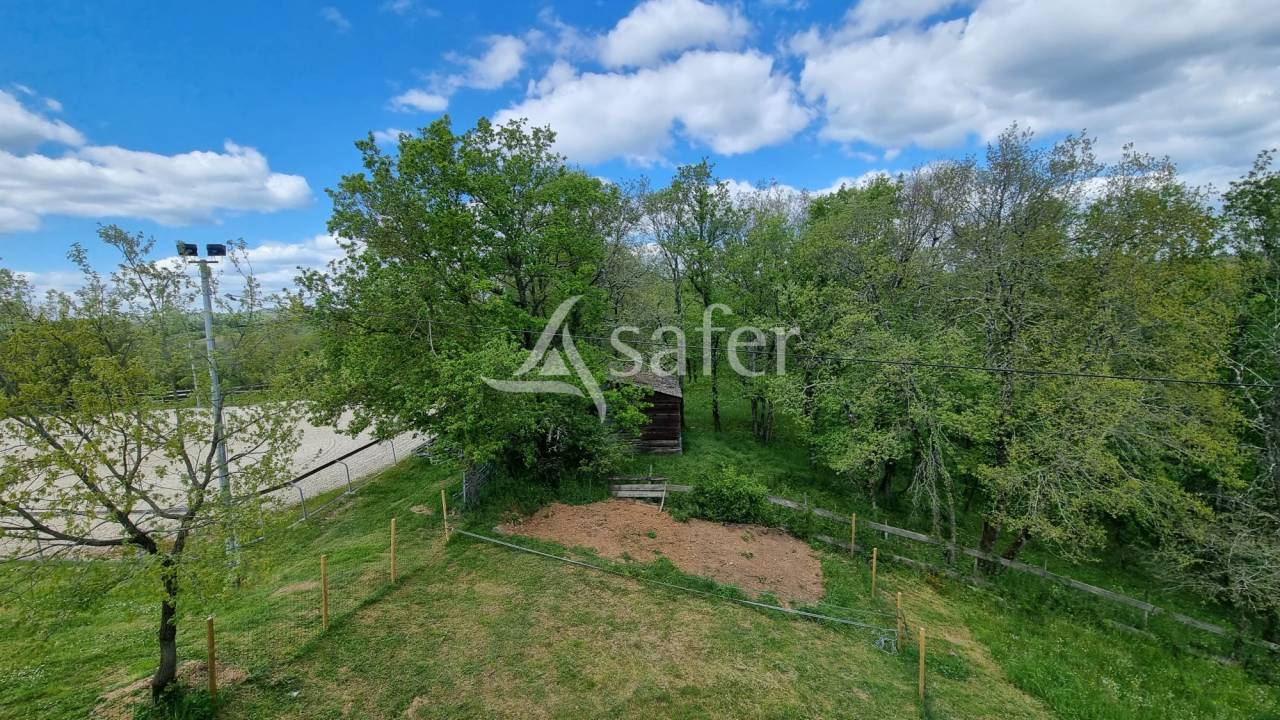 Equestrian property  tarn