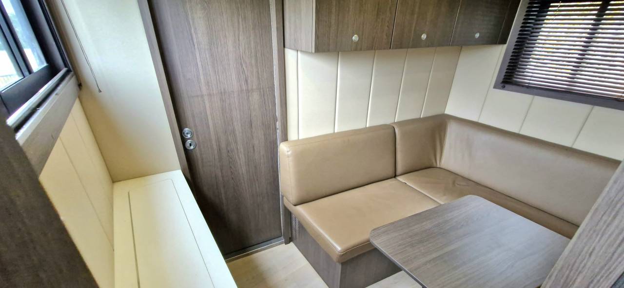 Horsebox NON-HGV Iveco STRALIS 19/360 2012 Used