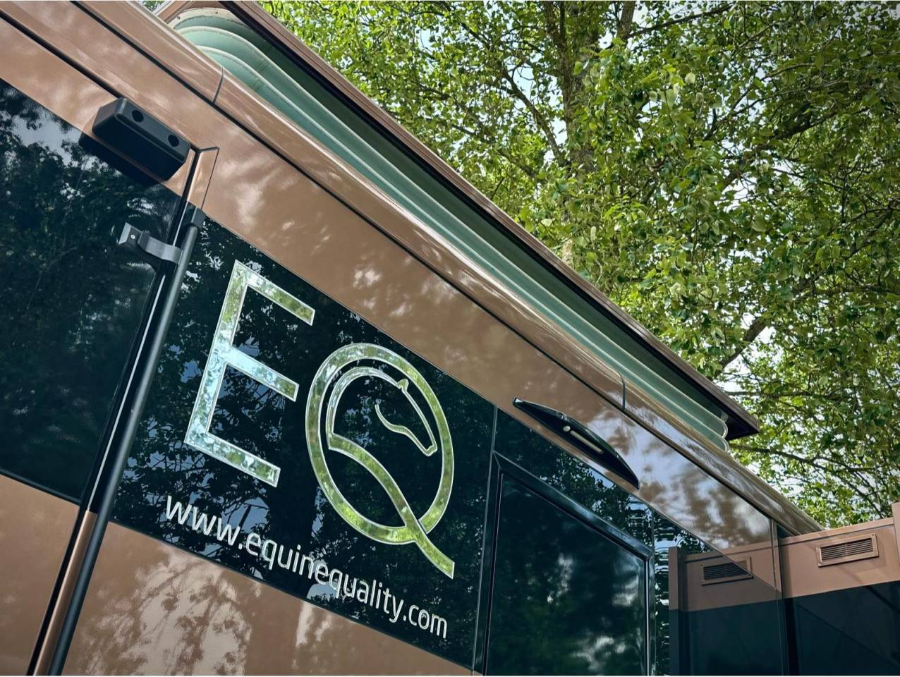 New build Scania Premium Luxury 26-tonne EQ-built horse