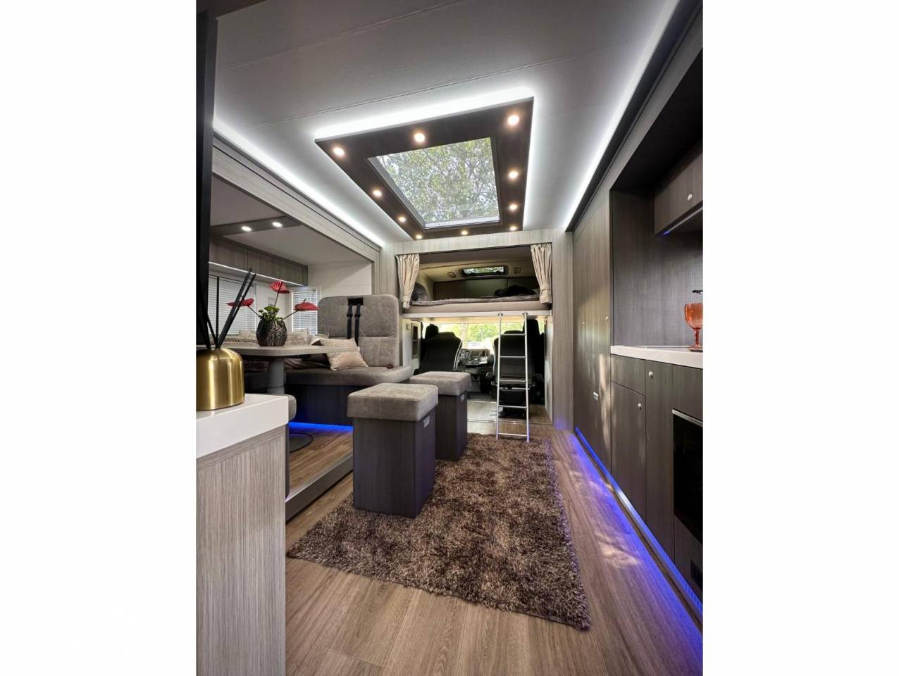 New build Scania Premium Luxury 26-tonne EQ-built horse