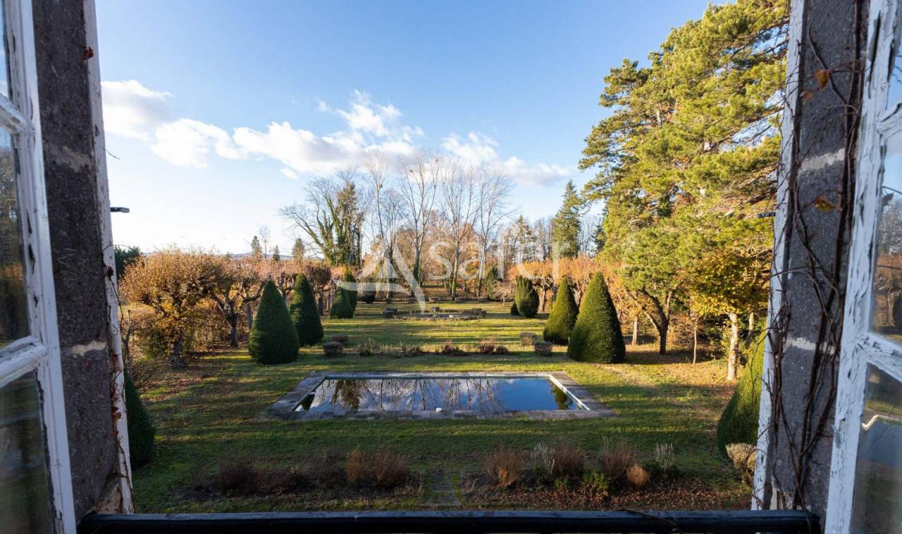 Other country property  Puy-de-Dôme