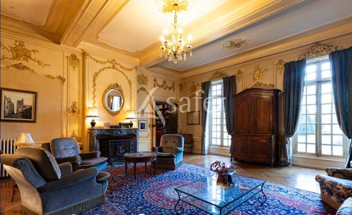 Other country property  Puy-de-Dôme