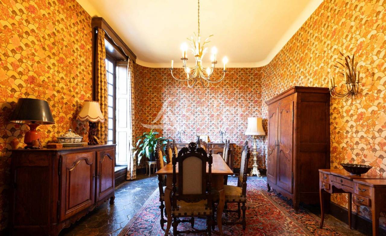 Other country property  Puy-de-Dôme