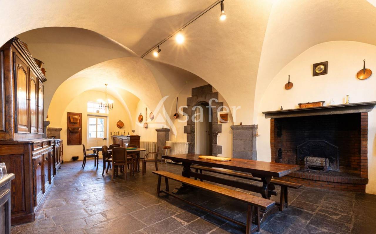 Other country property  Puy-de-Dôme