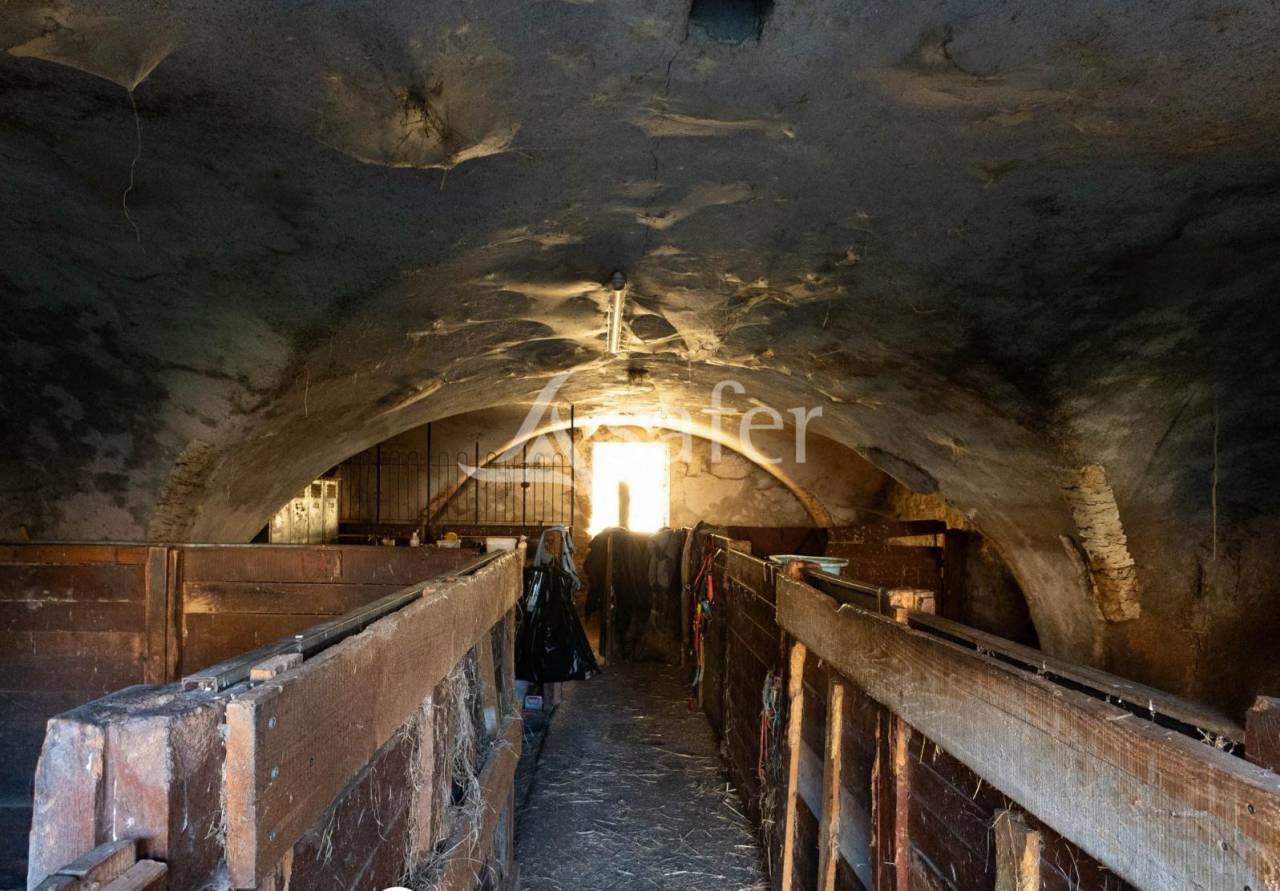 Other country property  Puy-de-Dôme