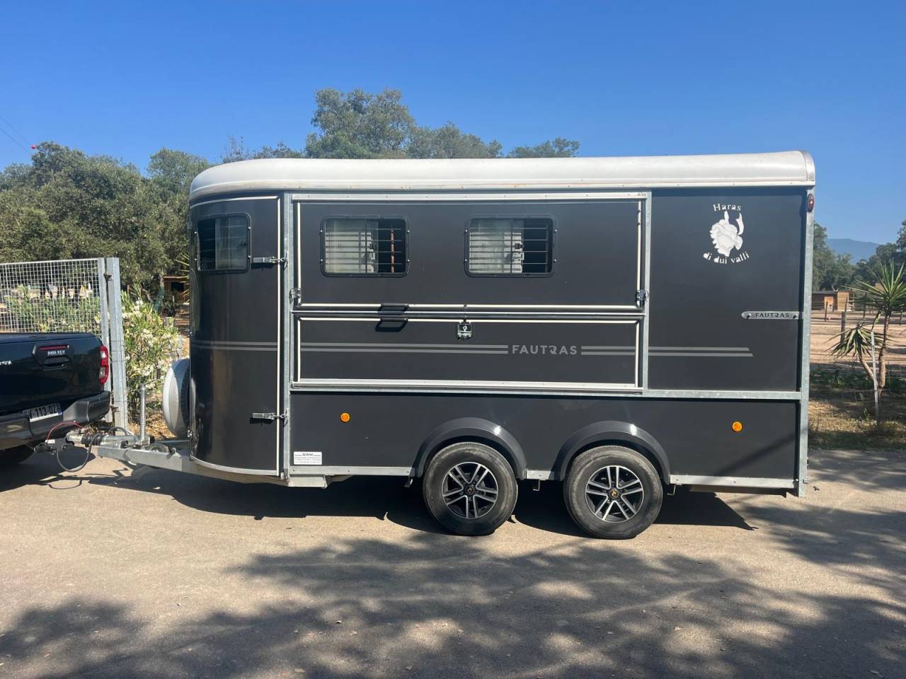 Horse trailer Fautras  3 Stalls 2024 Used