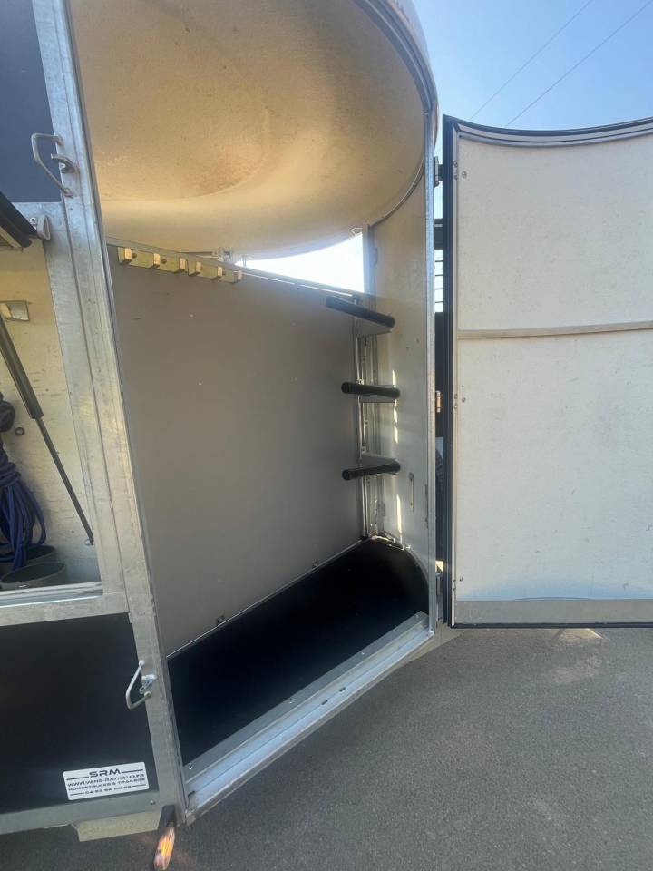 Horse trailer Fautras  3 Stalls 2024 Used
