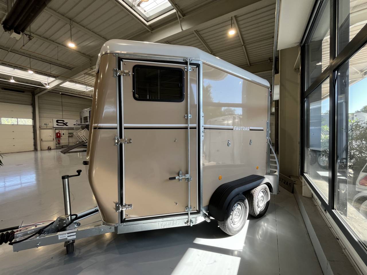Horse trailer Fautras  2 Stalls 2025 New