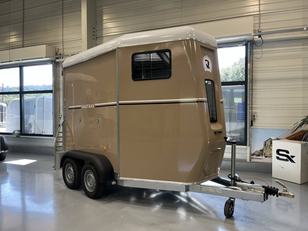 Horse trailer Fautras  2 Stalls 2025 New