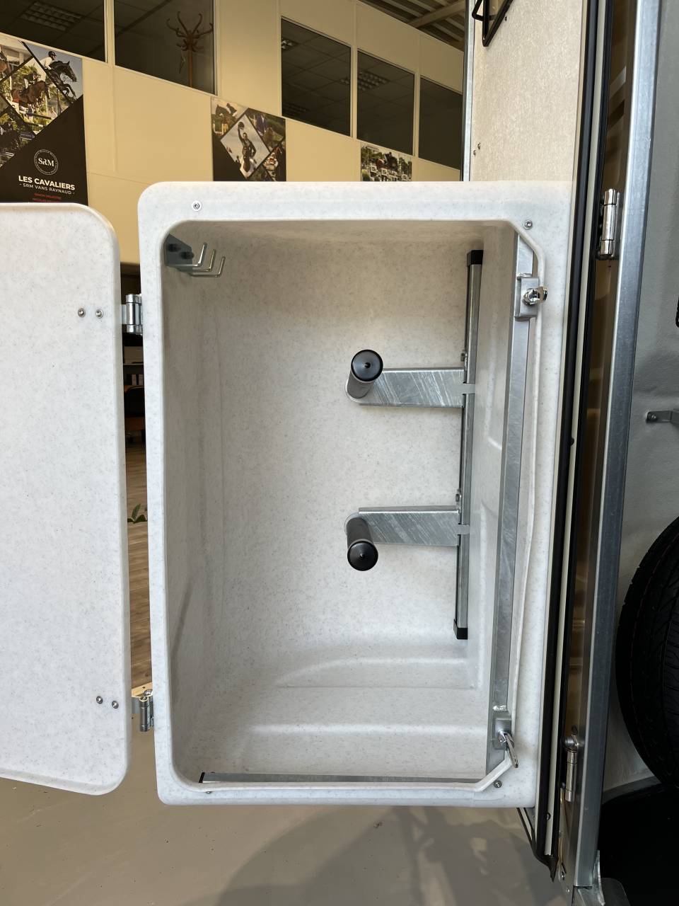 Horse trailer Fautras  2 Stalls 2025 New