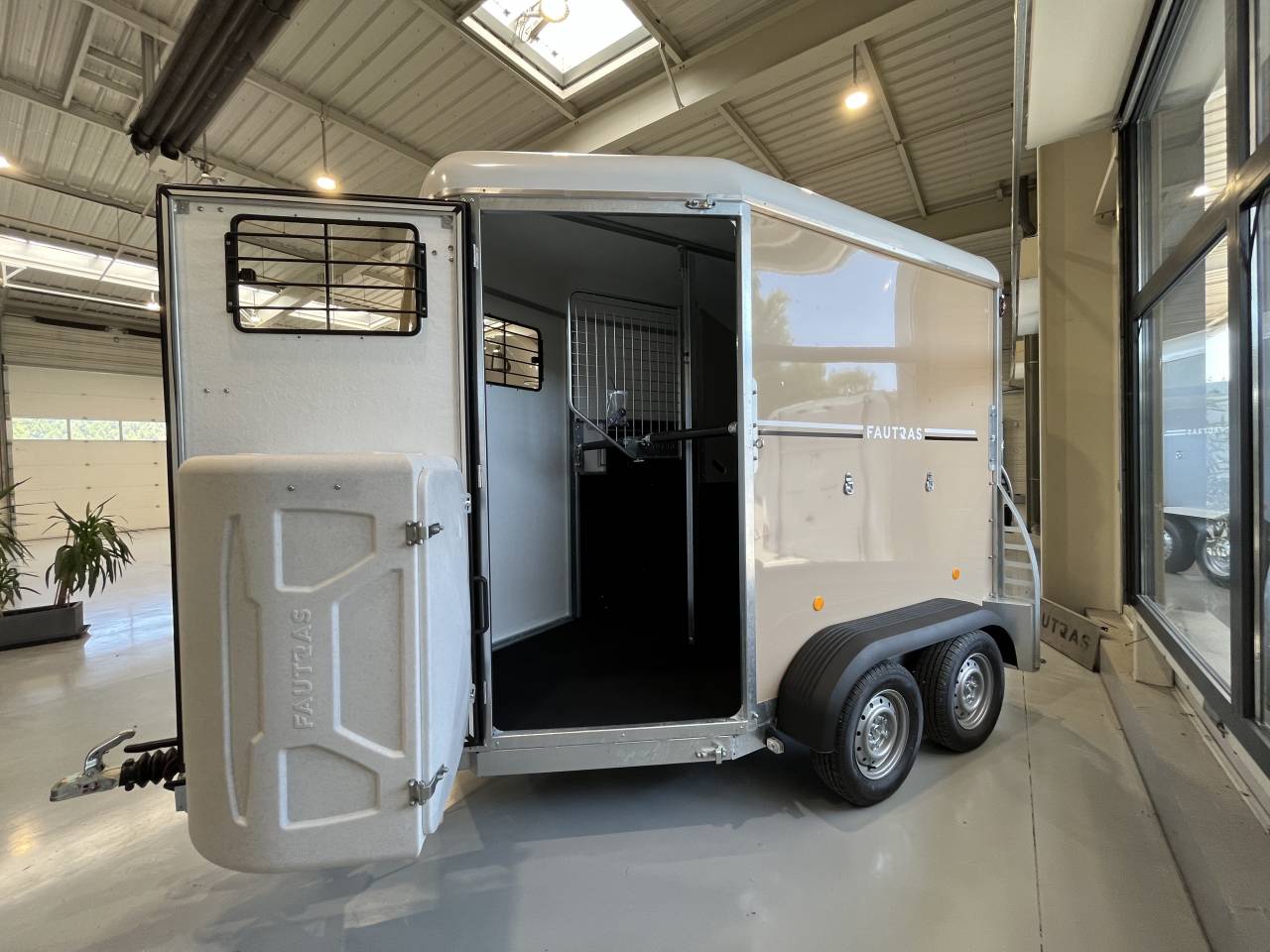 Horse trailer Fautras  2 Stalls 2025 New