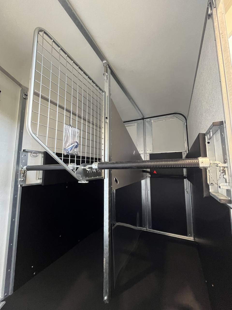 Horse trailer Fautras  2 Stalls 2025 New