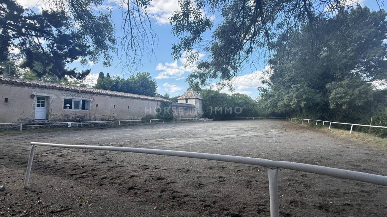 Equestrian property  Hérault