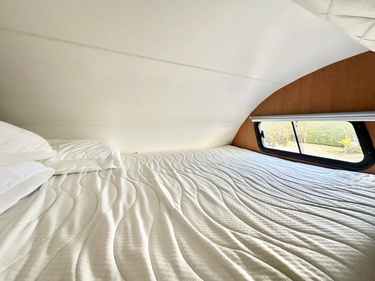 Horsebox NON-HGV Daf pop out  2003 Used